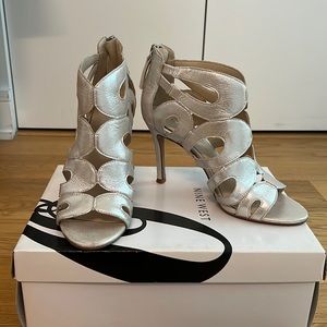 Nine West Silver heels size 6.5